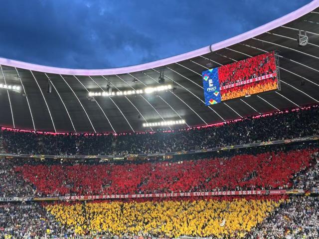 开云下载网址-【现场】“巨龙之子”致敬父辈，CR7冲破德国牢笼