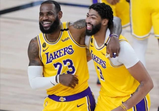 开云下载网址-詹眉组合本周末重现 他们准备为附加赛殊死一搏