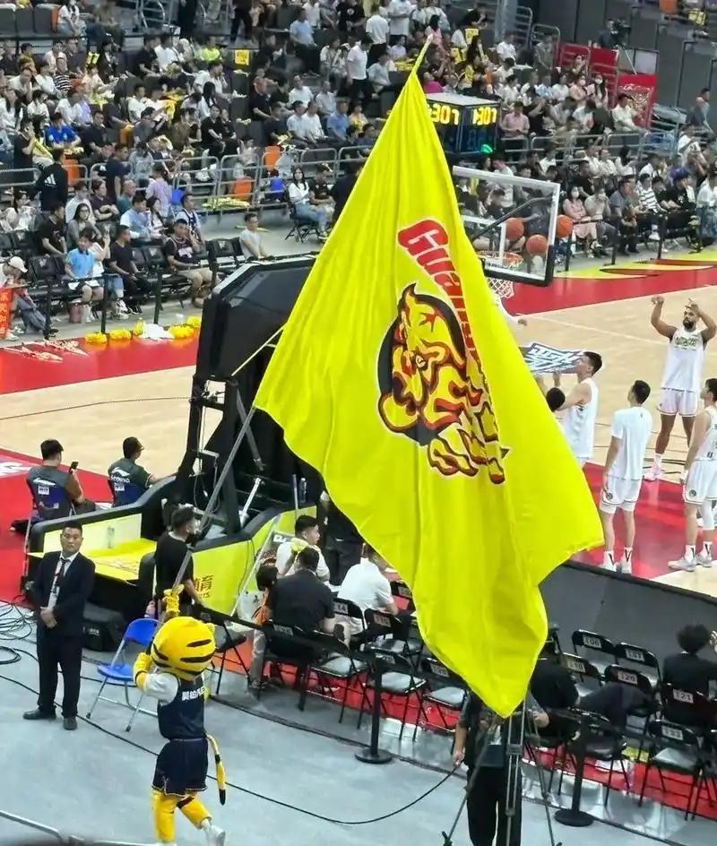 开云下载网址-广东宏远正式改名！新冠名有意思，杜锋点名崔永熙，徐杰又秀恩爱