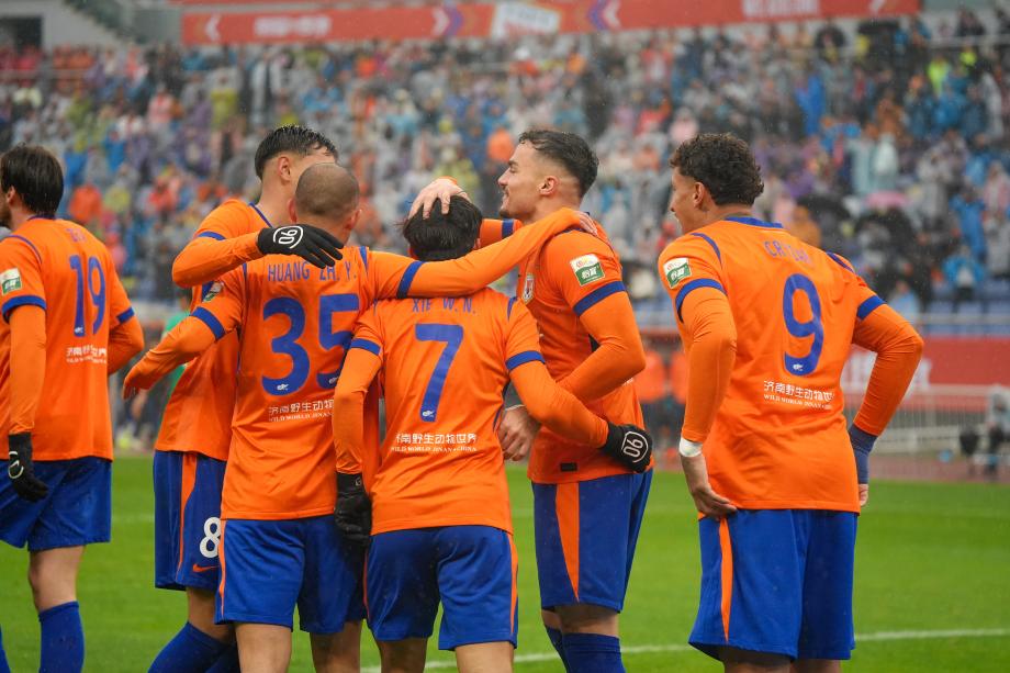 开云体育-中超-谢文能克雷桑破门 山东泰山战胜北京国安
